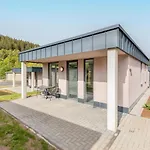 Familienfreundliche Bungalows Am Kronenburger See * Hallschlag