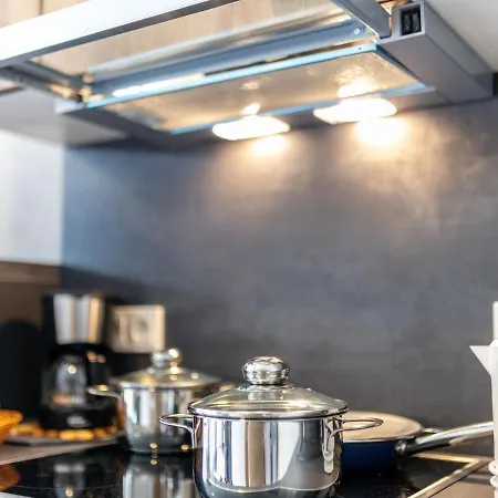 Tranquil Escape In 別荘