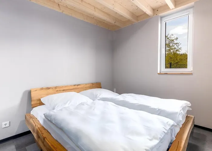 Tranquil Escape In * Hallschlag