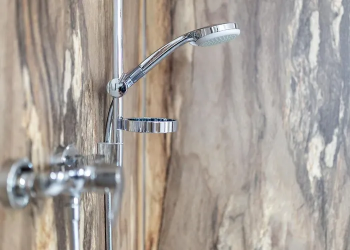 Tranquil Escape In בית נופש