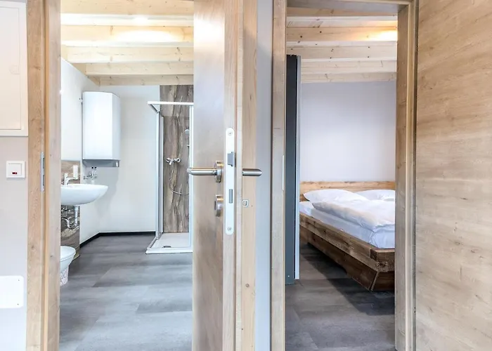 Tranquil Escape In * Hallschlag