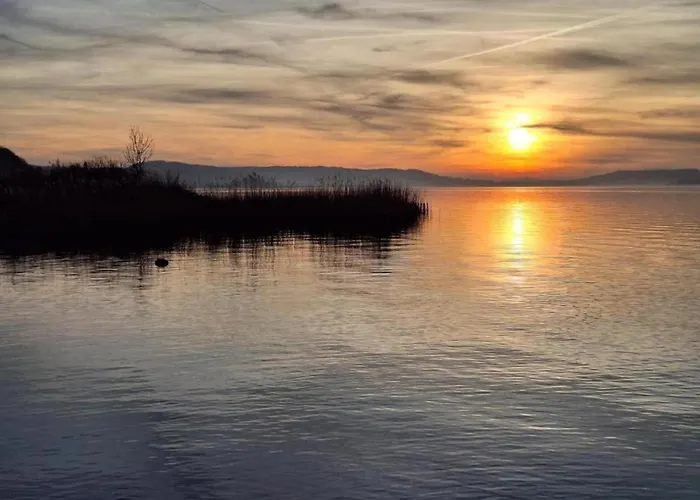 Tranquil Escape In בית נופש *